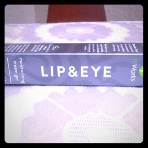 SALE-New IT Works, Lip /Eye moisturizing cream